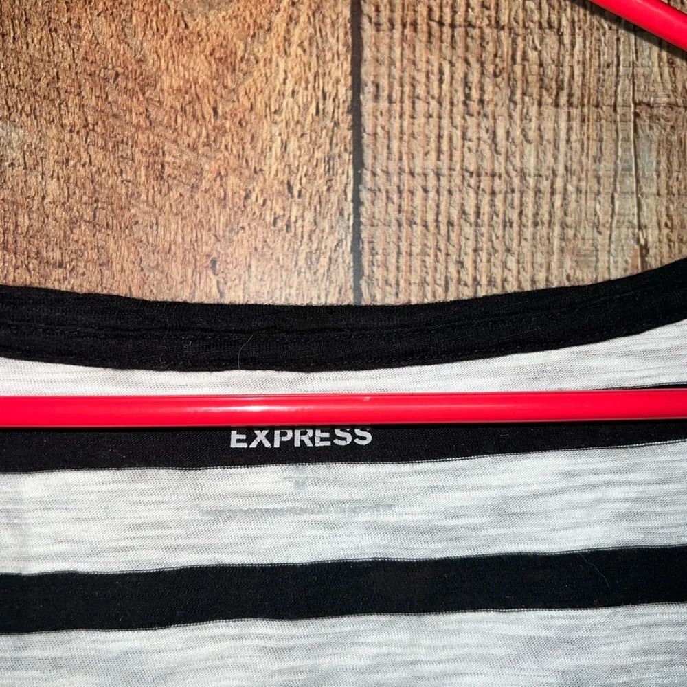 Express top - Picture 2 of 2